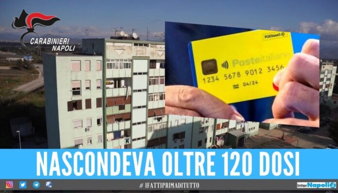 Droga nel marsupio e Reddito di Cittadinanza in tasca, scoperto nel Parco Verde