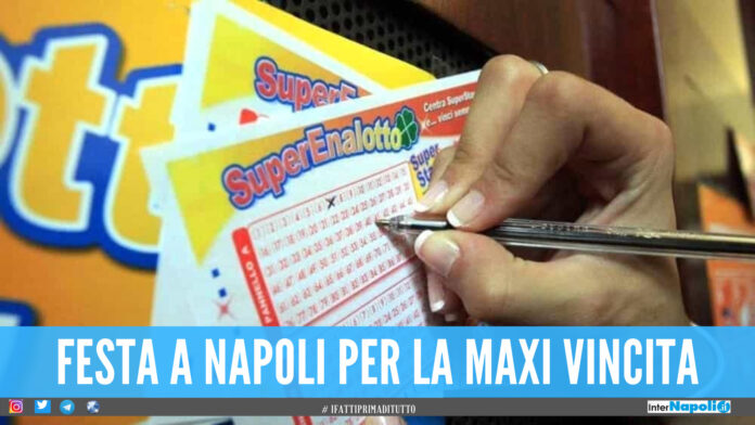 La Dea Bendata bacia Napoli, vinti 100mila euro con un '5' al SuperEnalotto