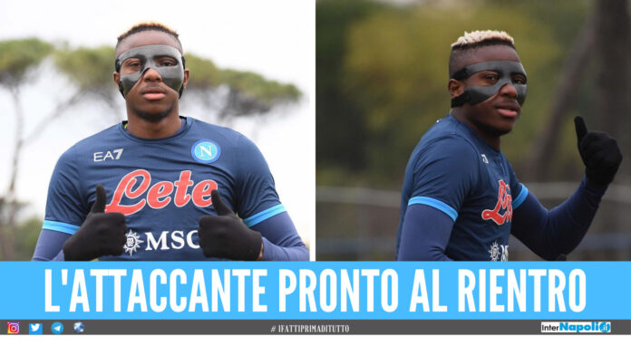 Osimhen si allena con la mascherina, foto SSC Napoli
