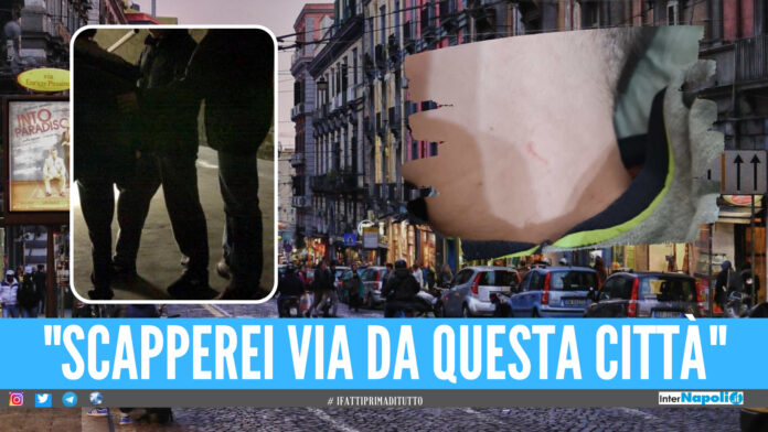 Foto di repertorio, nel riquadro il collo della 15enne rapinata