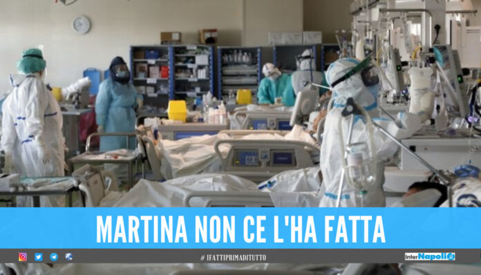 Il Covid non smette di uccidere, addio alla 14enne Martina: non aveva potuto vaccinarsi