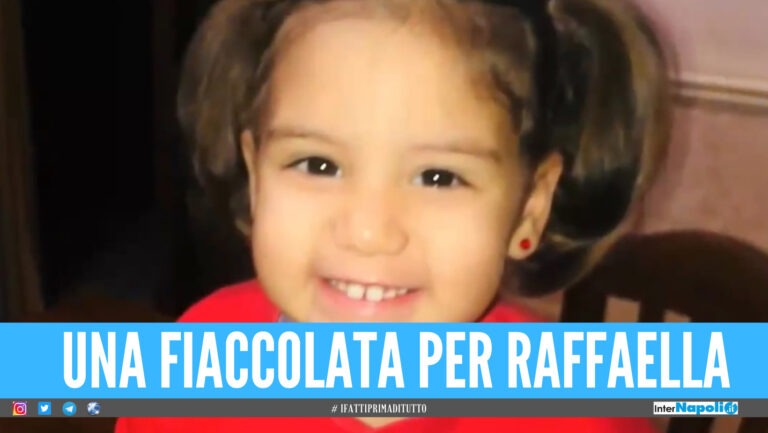 Una fiaccolata per la piccola Raffaella, la bimba di 3 anni morta al Santobono