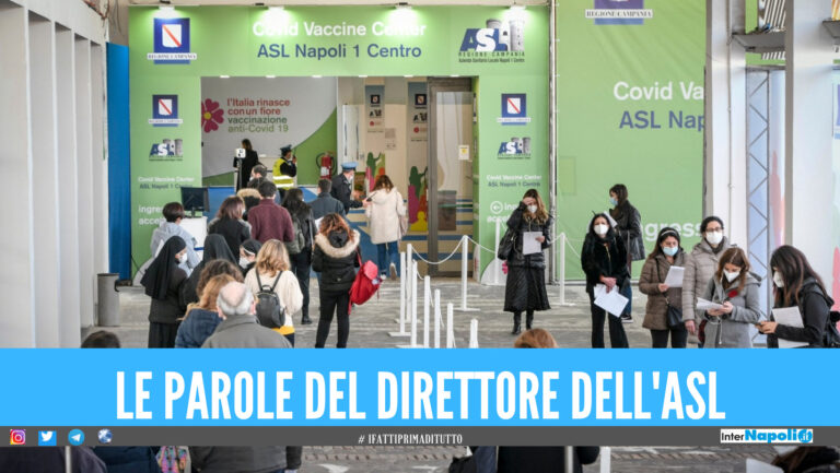 Covid a Napoli, 200mila persone ancora senza prima dose: «Chiediamo scusa per i ritardi»