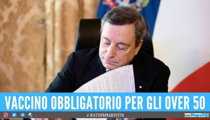 Green pass per parrucchieri, banche e shopping: Governo approva il Decreto