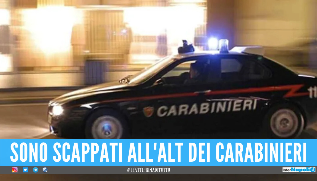Non si fermano all'alt dei carabinieri e scappano, 2 giovani arrestati a Marano dopo l'inseguimento