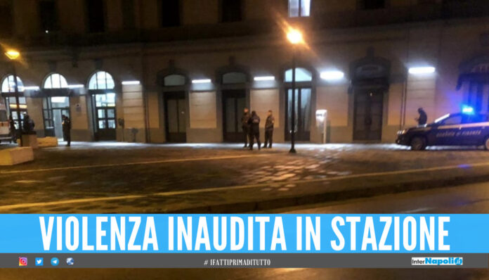 Lite alla stazione di Aversa, ragazzo aggredito con calci e pugni finisce in ospedale
