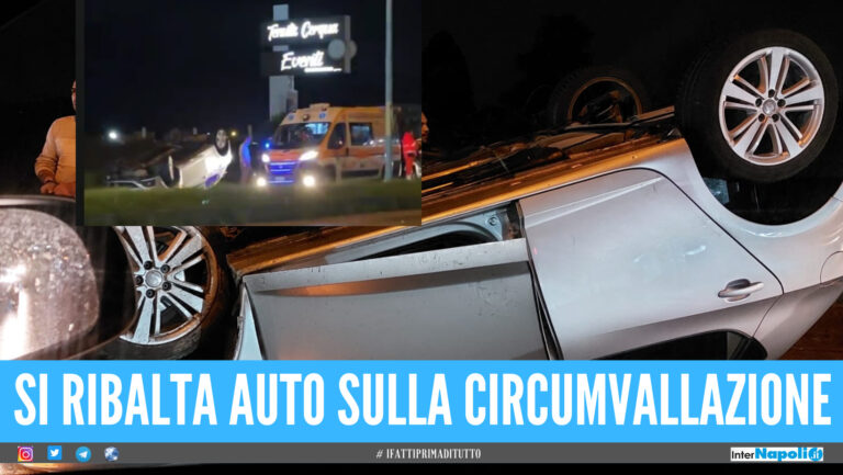Schianto nella notte sulla Circumvallazione tra Giugliano e Qualiano, auto si ribalta: ambulanza sul posto