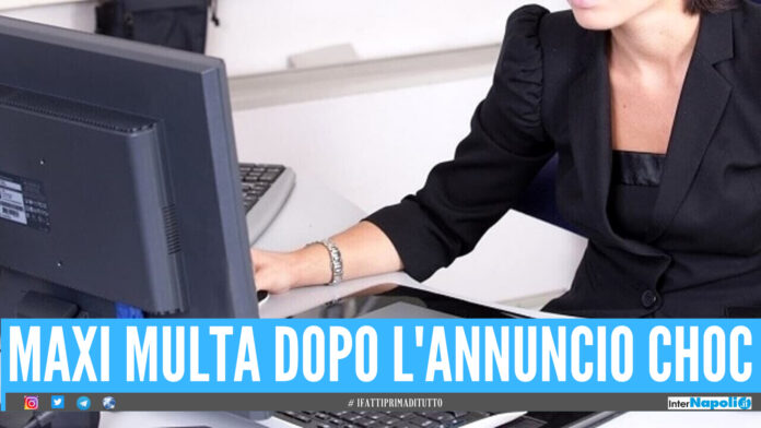 Foto in costume per lavorare, 10mila euro di multa all'azienda di Napoli