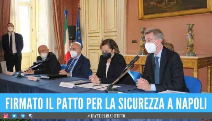 Il ministro Lamorgese annuncia il pianto anti-clan Videosorveglianza e controlli sui fondi europei