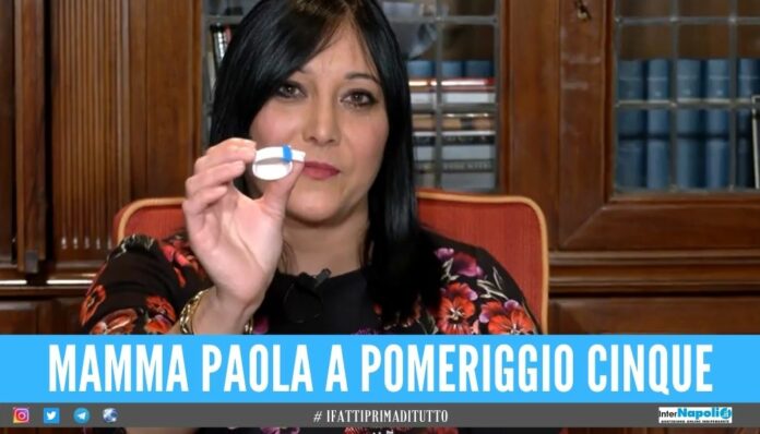 Mamma allatta la figlia sbagliata dopo lo scambio in culla Se ne accorto mio marito