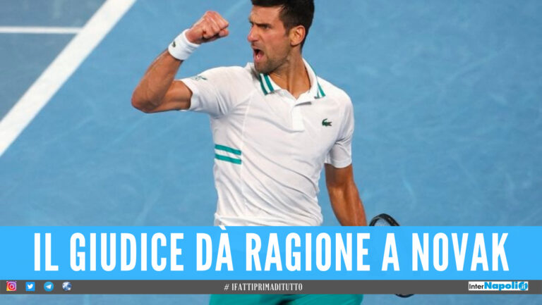 Fine dell’incubo per Djokovic, è “libero” e può giocare: ma il Governo può ancora cacciarlo
