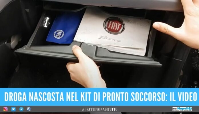 Viaggio da Napoli a Palermo con la droga a bordo, fermata un'auto medica