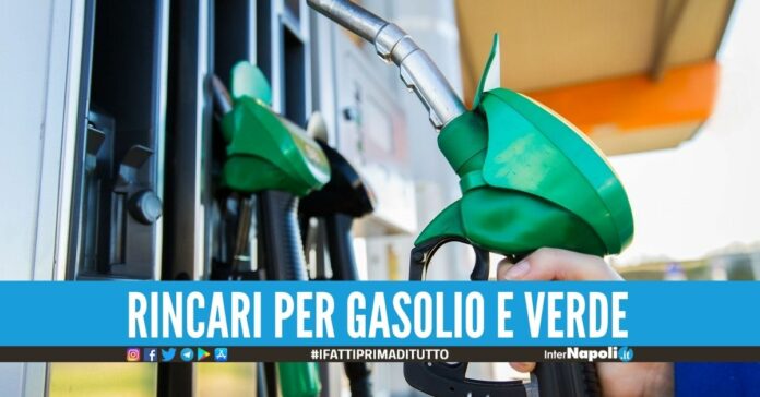 Aumenta ancora il prezzo della benzina, stangata per famiglie e lavoratori