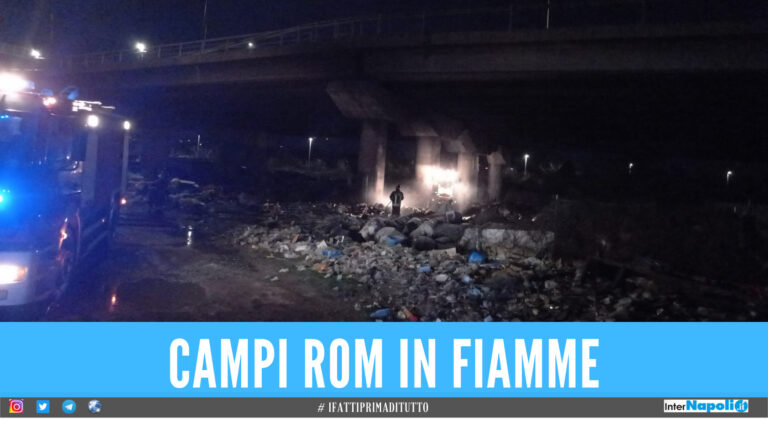 Un’altra notte tossica nell’area nord di Napoli, roghi nei campi rom di Scampia e Giugliano