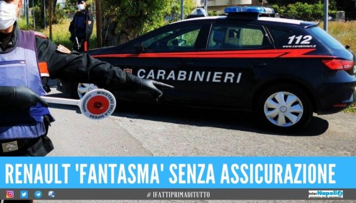 Pulmino con 15 studenti fermato a Scampia, l'autista è di Giugliano
