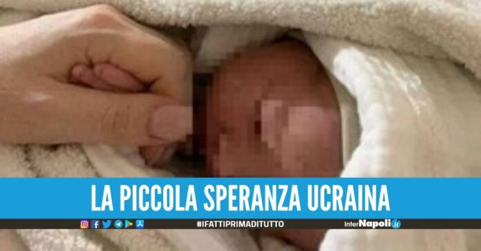 Il miracolo della vita sotto le bombe di Kiev, è nata la piccola Mia