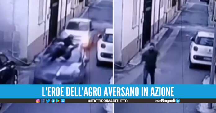 Furto finito male nel Casertano, ladro si aggrappa al parabrezza di un'auto per scappare [Video]