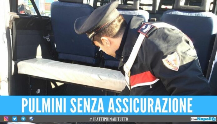 Fermati 2 scuolabus abusivi a Qualiano, trasportavano tutti minorenni
