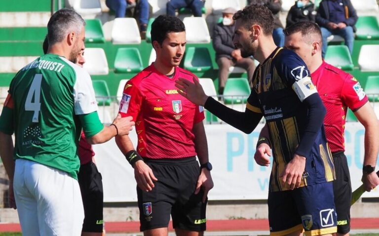 Giugliano, buon punto nella trasferta di Arzachena: Belloti risponde a Cerone