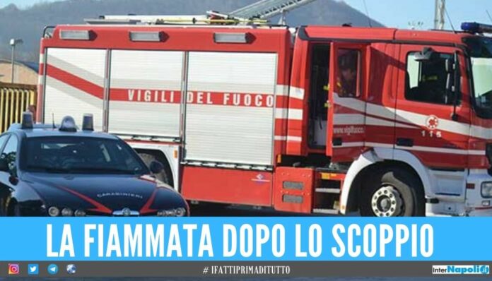 Inferno di fuoco in casa, padre e figlio ricoverati al Cardarelli