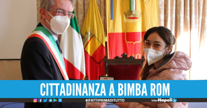 Napoli città di accoglienza, cittadinanza italiana a ragazzina del campo rom di Scampia