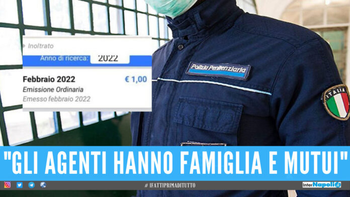 Polizia Penitenziaria, nel riquadro uno screen del bonifico stipendio - FOTO ANSA