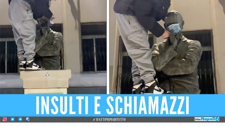 [VIDEO]. Vergogna a Casalnuovo, si arrampicano e vandalizzano la statua di Totò
