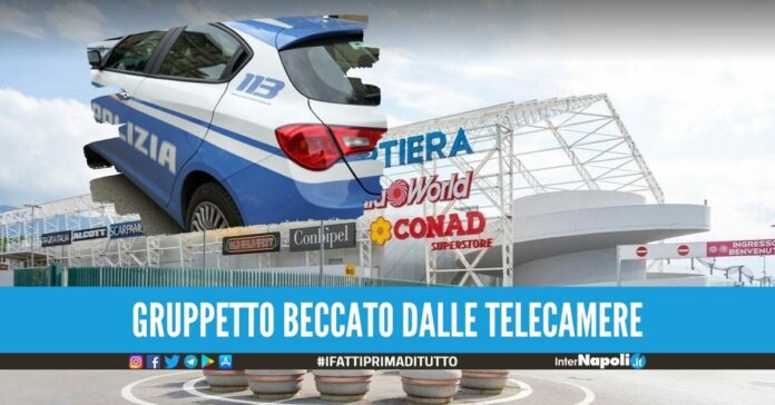 Svuota l'estintore fuori al centro commerciale, 15enne denunciato nel Napoletano