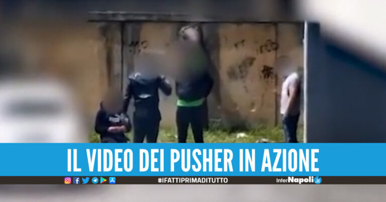 Rete dello spaccio nel rione 219, il video del blitz in provincia di Napoli