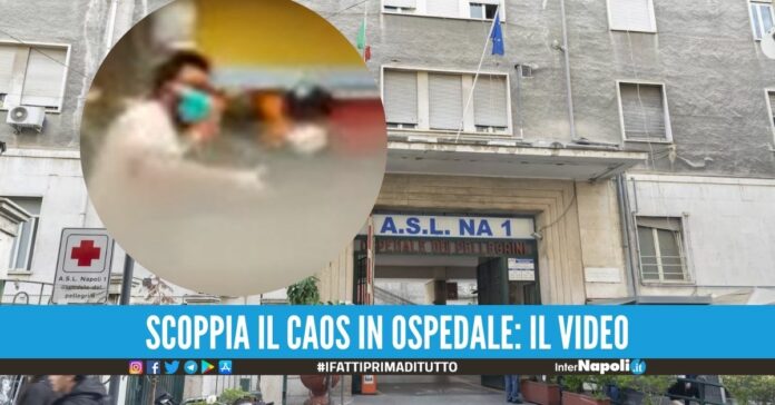 Assalto all'ospedale Pellegrini, parenti del ricoverato schiaffeggiano la guardia giurata