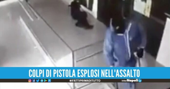 Colpo da 100mila euro alla Bnl di Aversa, rapinatore condannato a 8 anni