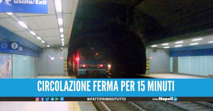 Paura sulla Linea 2 della Metro di Napoli, forze dell'ordine in azione
