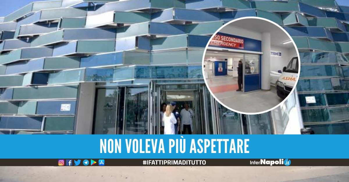 Violenza nell'ospedale a Napoli, paziente lancia il secchio dei rifiuti su un infermiere