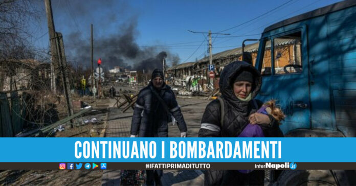 Non si fermano le esplosioni in Ucraina, dopo l'ospedale bombe anche su asilo nido e aeroporto