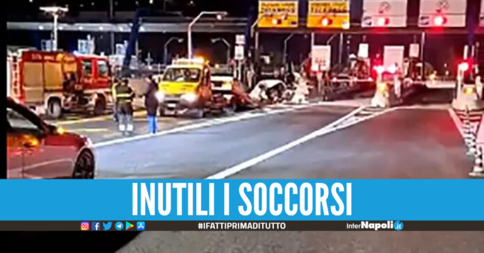 Schianto mortale in autostrada, morto 21enne di Torre del Greco: auto in fiamme dopo l'impatto