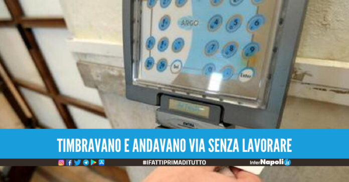 Timbravano il cartellino e andavano via, 20 dipendenti dell'Asl di Caserta nei guai