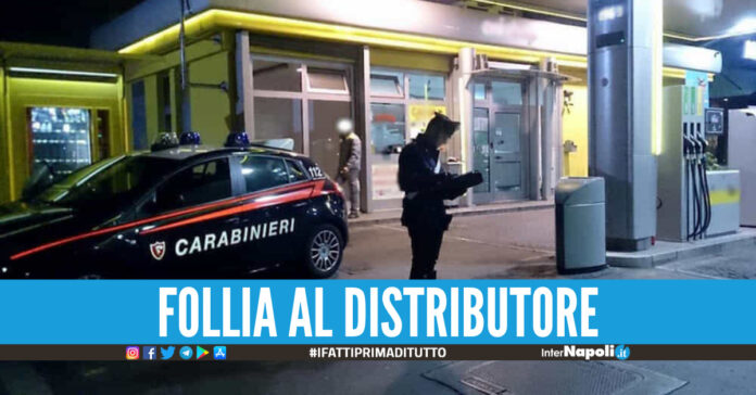 Distributore benzina, carabinieri - foto di repertorio