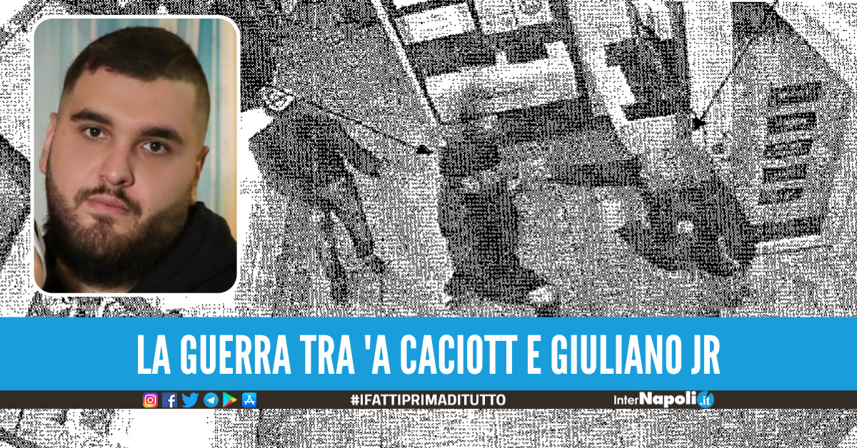 Guerra a Forcella, il figlio di Giuliano picchiato in strada:«Si o figl ro nfam»