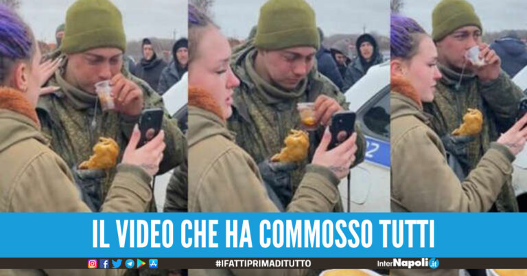 Giovane soldato russo si arrende: gli ucraini gli offrono cibo, tè caldo e un telefono per chiamare la mamma