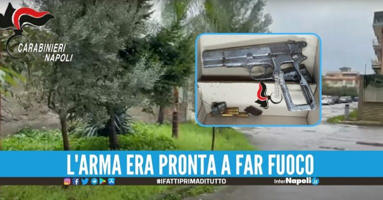 Lancia la pistola alla vista dei carabinieri, arma ritrovata a Frattaminore