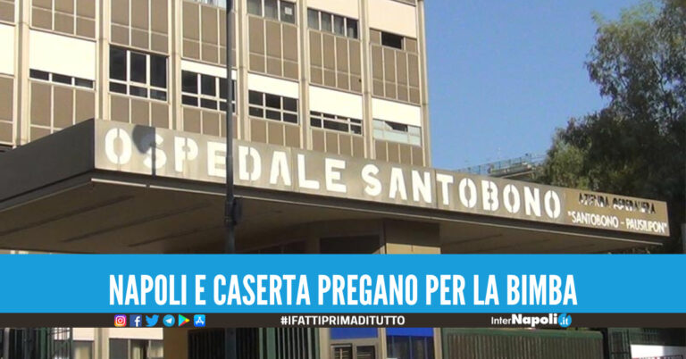 Cade dal balcone a 10 anni, la piccola trasferita all'ospedale di Napoli: è in gravi condizioni