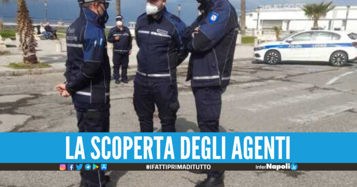 Agenti Municipale, foto ANSA