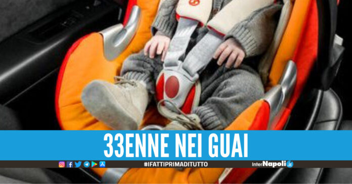 Bebè nel seggiolone, foto di repertorio