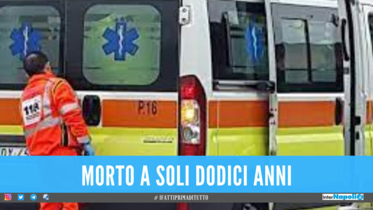 Tragedia in provincia di Napoli, malore a scuola: muore un 12enne