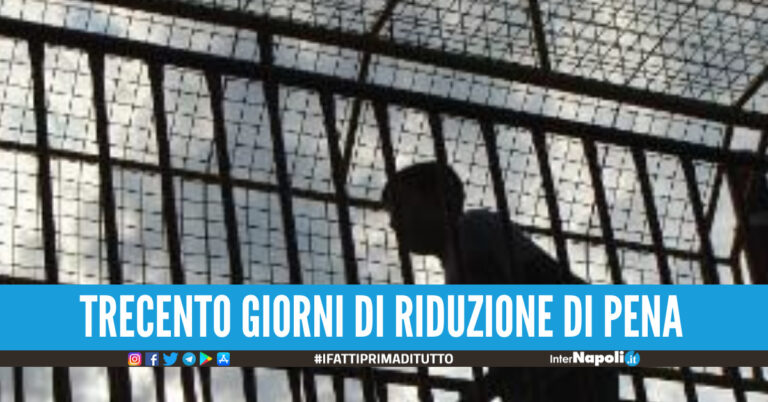 Condizioni disumane in carcere, detenuto di Napoli ottiene ‘risarcimento’ di un anno