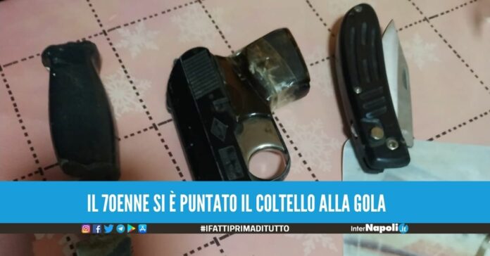 Minaccia il suicidio per evitare lo sfratto, paura fuori la scuola di Scampia