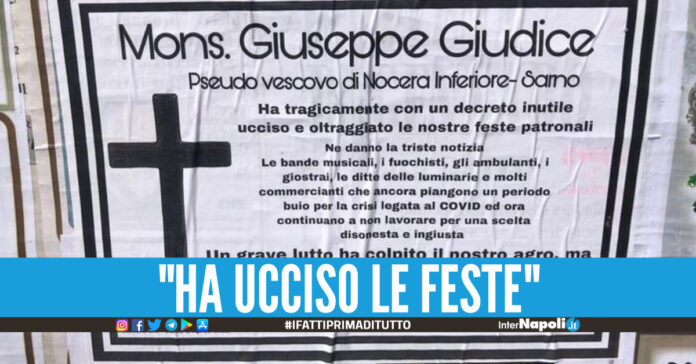 Il manifesto funebre apparso in città