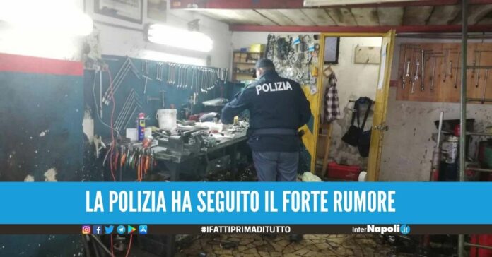 Officina abusiva con pezzi di auto rubati a Giugliano nei guai 4 meccanici di Napoli