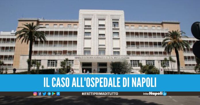 In lista d'attesa per un tumore, la donna chiamata dal Monaldi arriva dopo 6 anni