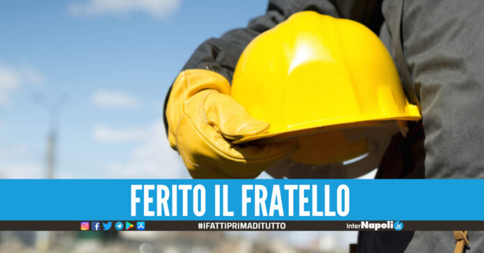 Casco da lavoro, foto di repertorio